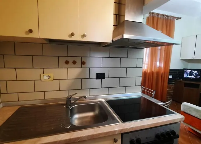 Lovely Appartament B * 티라나